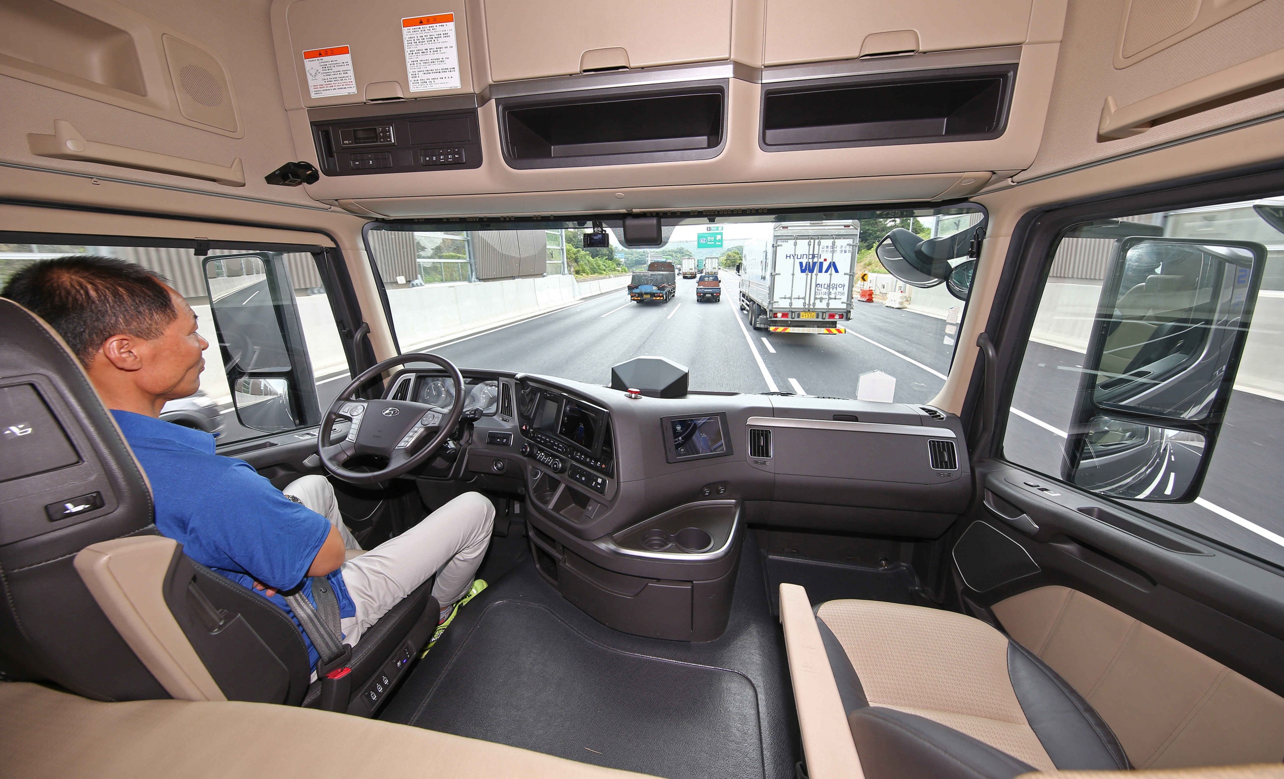 Hyundai___s First Domestic Autonomous Truck 4.jpg